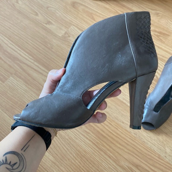 Elliott Lucca Alessandra Woven Cut-Out Leather Bootie - Picture 3 of 9